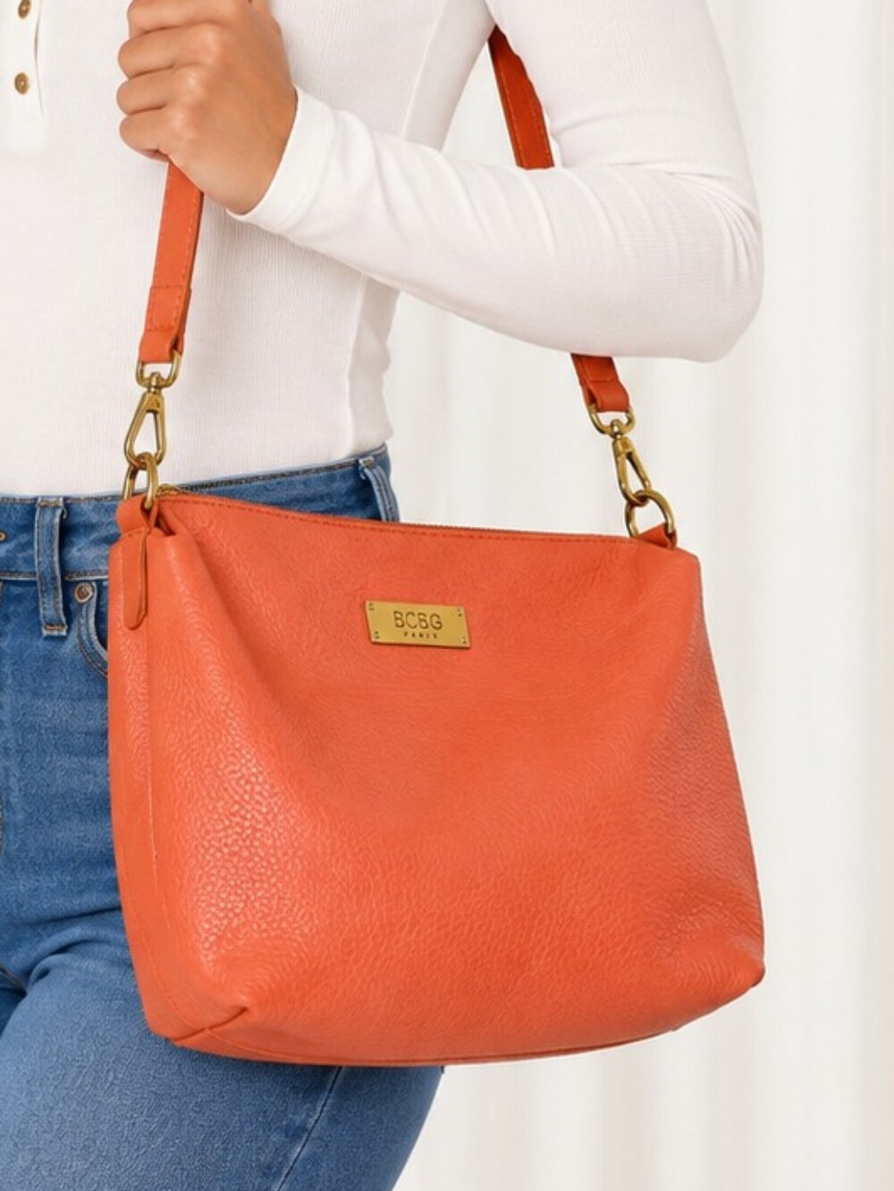👜 BCBG Paris Orange Pebbled Crossbody Shoulder Bag Gold Hardware Large EUC